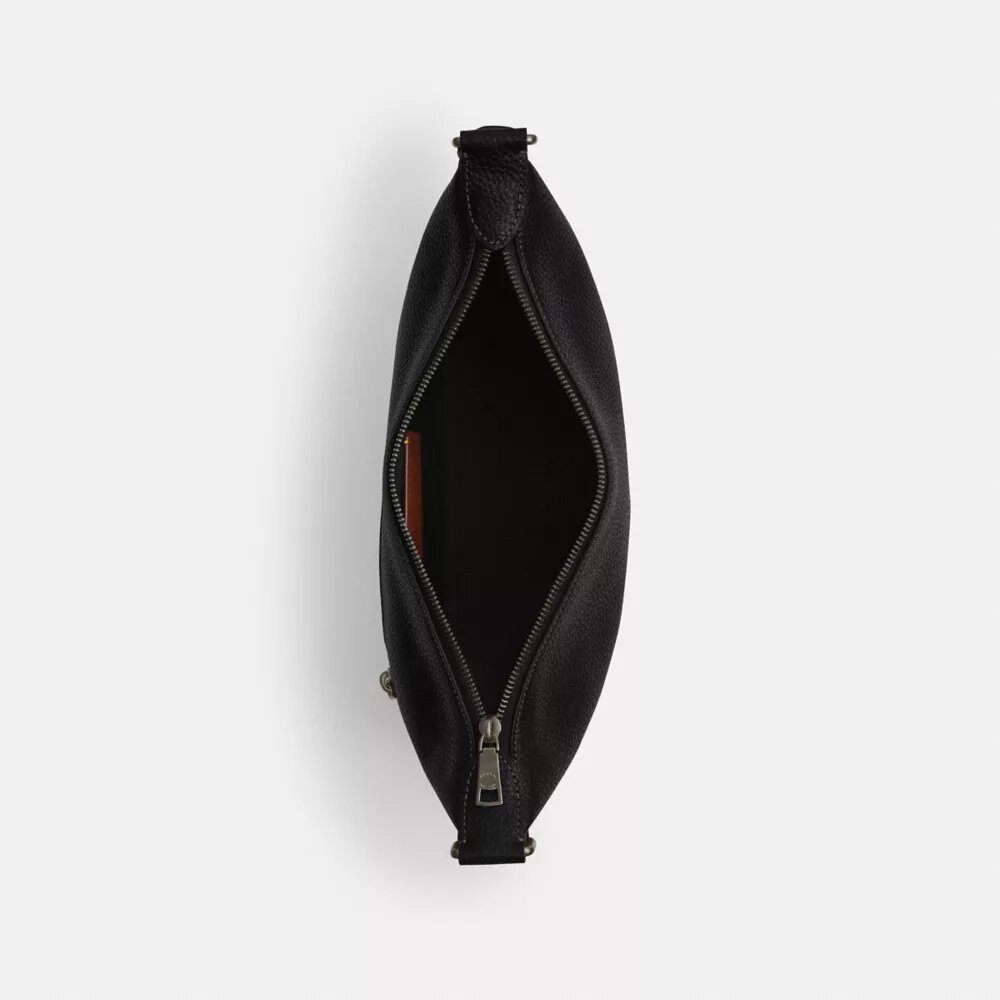 Lille Finn-crossbody-taske med punge