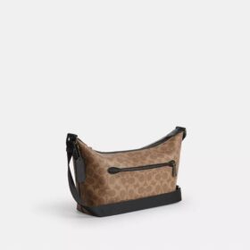 Lille Finn-crossbody-taske med punge i Signature Canvas