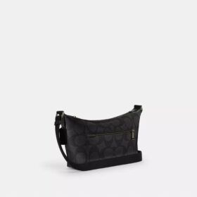 Lille Finn-crossbody-taske med punge i Signature Canvas