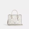 Maggie lille tote-tasker i Signature Canvas
