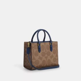 Maggie lille tote-tasker i Signature Canvas