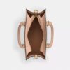 Maggie lille tote-tasker i Signature Canvas