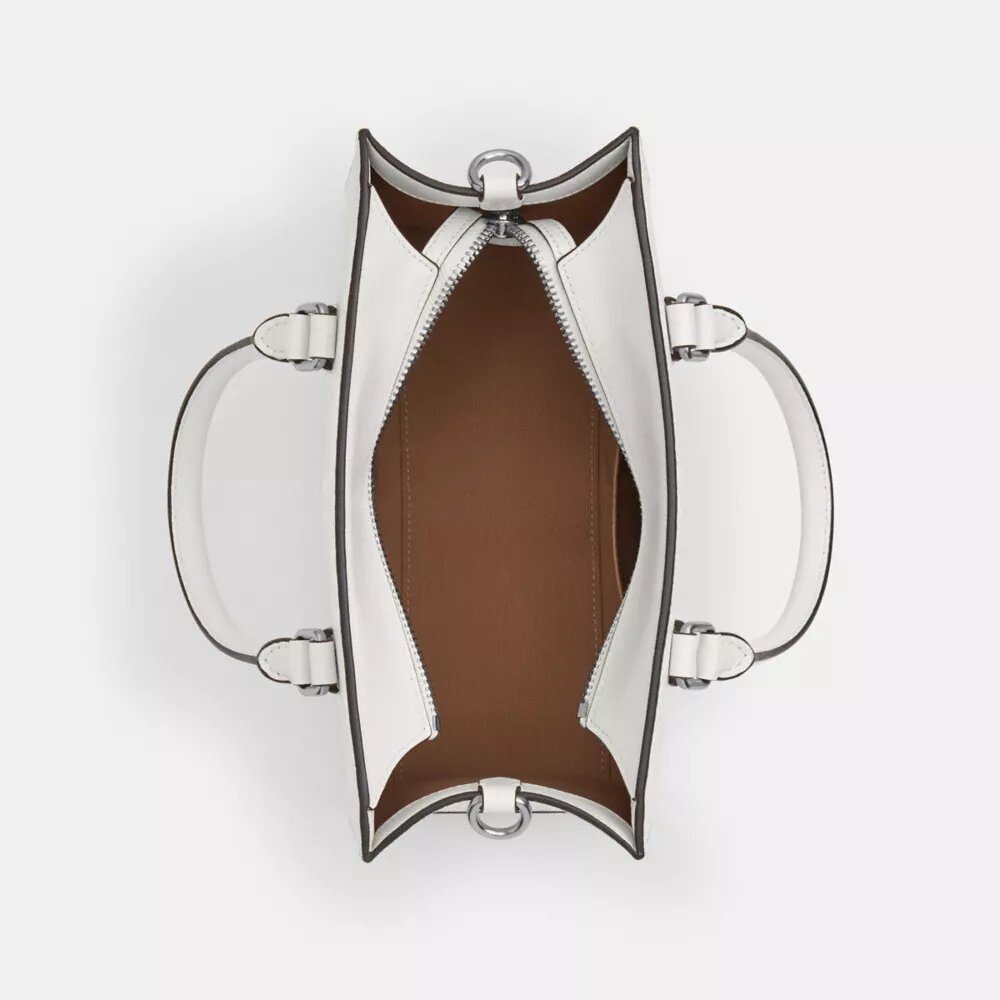 Maggie lille tote-tasker i Signature Canvas