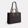 Maggie-tote-taske i Signature Canvas med blokmønster
