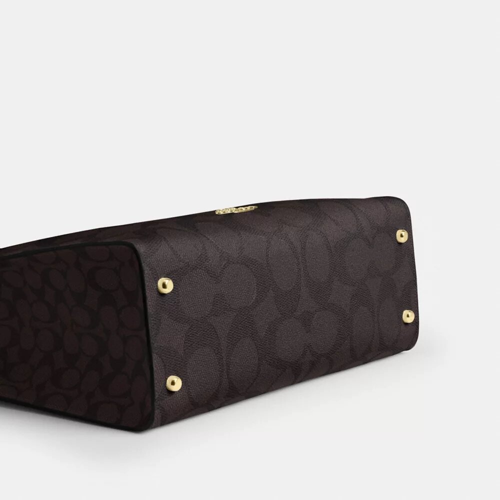Maggie-tote-taske i Signature Canvas med blokmønster
