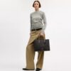 Maggie-tote-taske i Signature Canvas med blokmønster