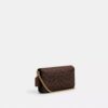 Mila crossbody-taske i Signature Canvas