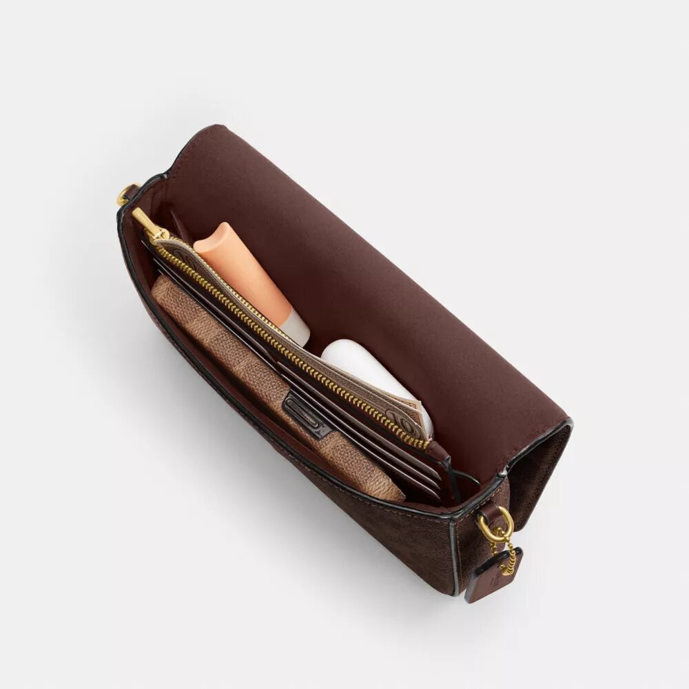 Mila crossbody-taske i Signature Canvas