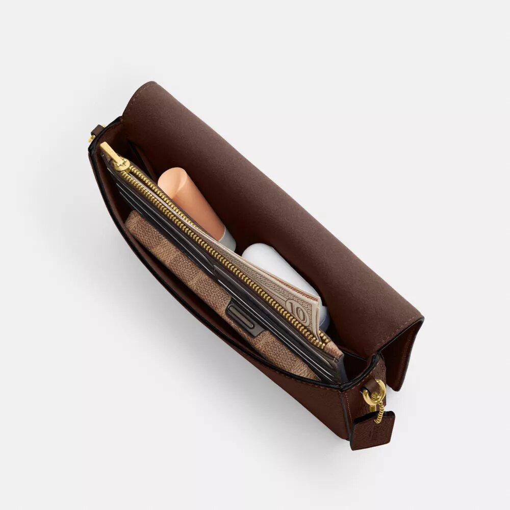 Mila crossbody-taske med Signature Canvas