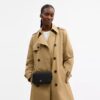 Mila crossbody-taske med Signature Canvas