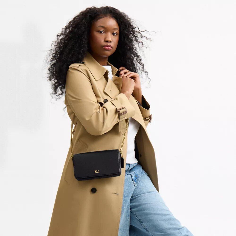 Mila crossbody-taske med Signature Canvas