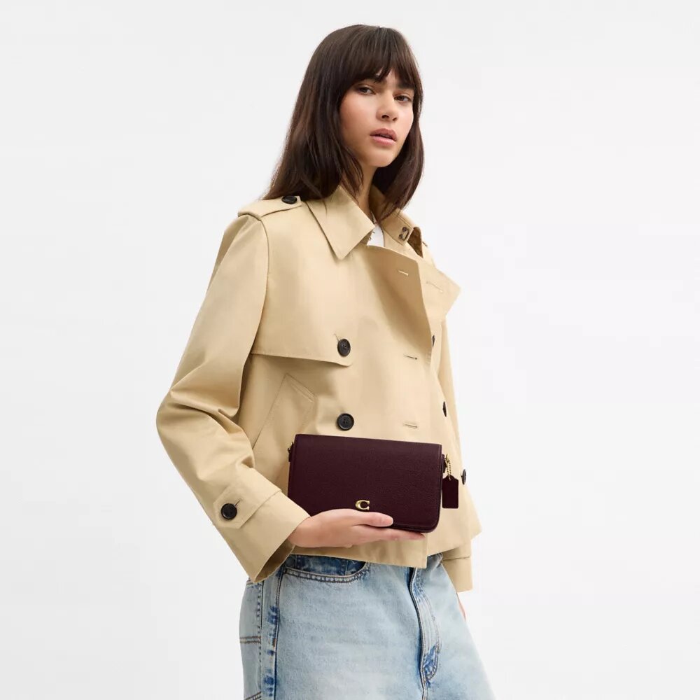 Mila crossbody-taske med Signature Canvas