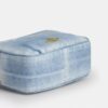 Mini Carey-crossbody-taske i Loved Denim med Vedhæng