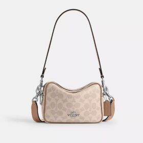 Mini Carey-crossbody-taske i Signature Canvas