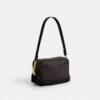 Mini Carey-crossbody-taske i Signature Canvas