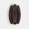 Mini Carey-crossbody-taske i Signature Canvas
