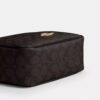 Mini Carey-crossbody-taske i Signature Canvas
