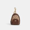 Mini Court Backpack-taskevedhæng i Signature Canvas