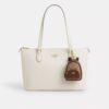Mini Court Backpack-taskevedhæng i Signature Canvas
