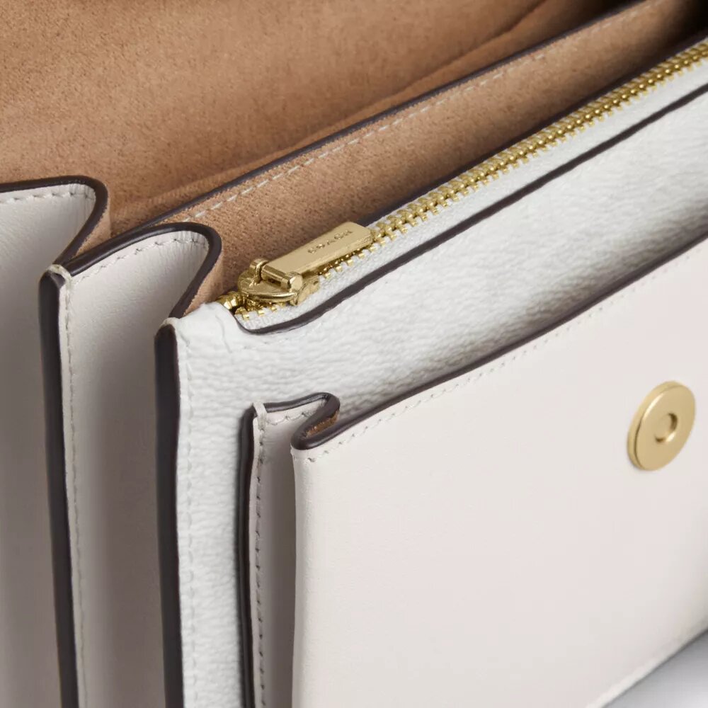Mini Klare crossbody-tasker i Signature Canvas