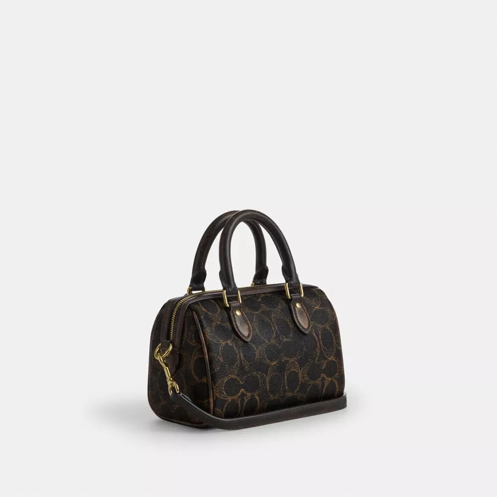 Mini Rowan Crossbody-taske i "Loved" Signature Canvas med Vedhæng