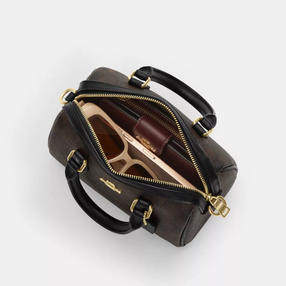 Mini Rowan crossbody-tasker i Signature Canvas