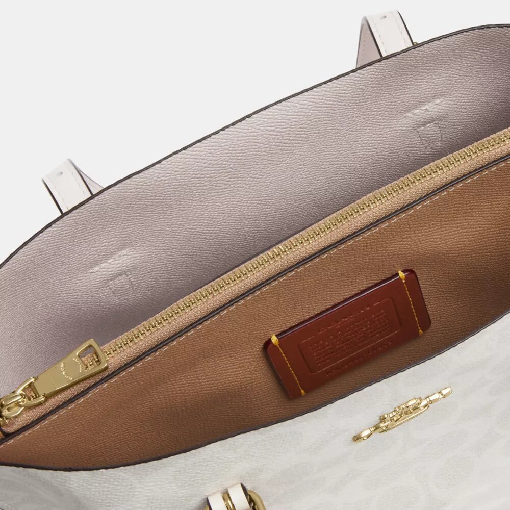 Mollie-tote 25 i Signature Canvas