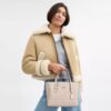 Mollie-tote 25 i Signature Canvas