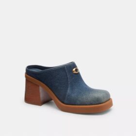 Mules med hæl og skulptureret C-logo i Loved Denim