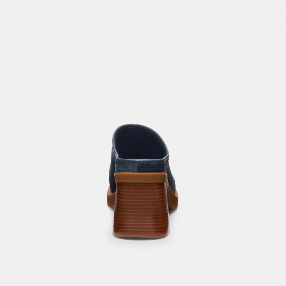Mules med hæl og skulptureret C-logo i Loved Denim