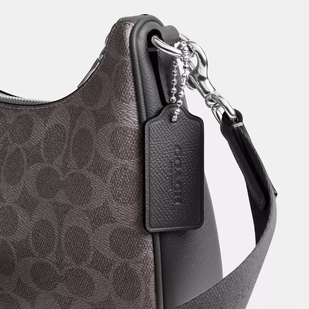 Nolan Hobo-taske i Signature Canvas