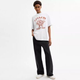 Pretzel T-shirt i løstsiddende pasform af økologisk bomuld