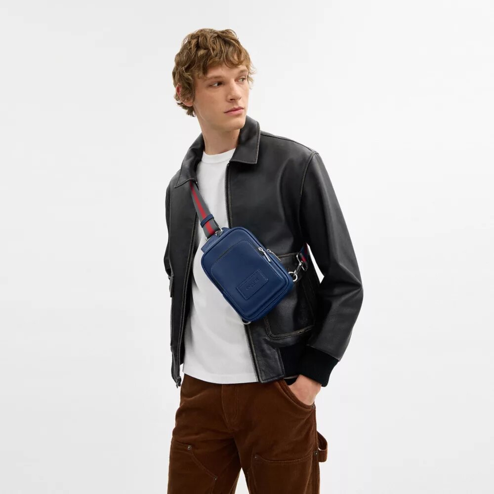 Racer Sling-rygsæk med Varsity Stripe-bånd