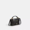 Rainer crossbody-taske 18 i Signature Canvas
