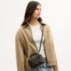 Rainer crossbody-taske 18 i Signature Canvas