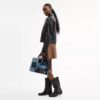 Rogue-tasker med patchwork af genbrugt denim