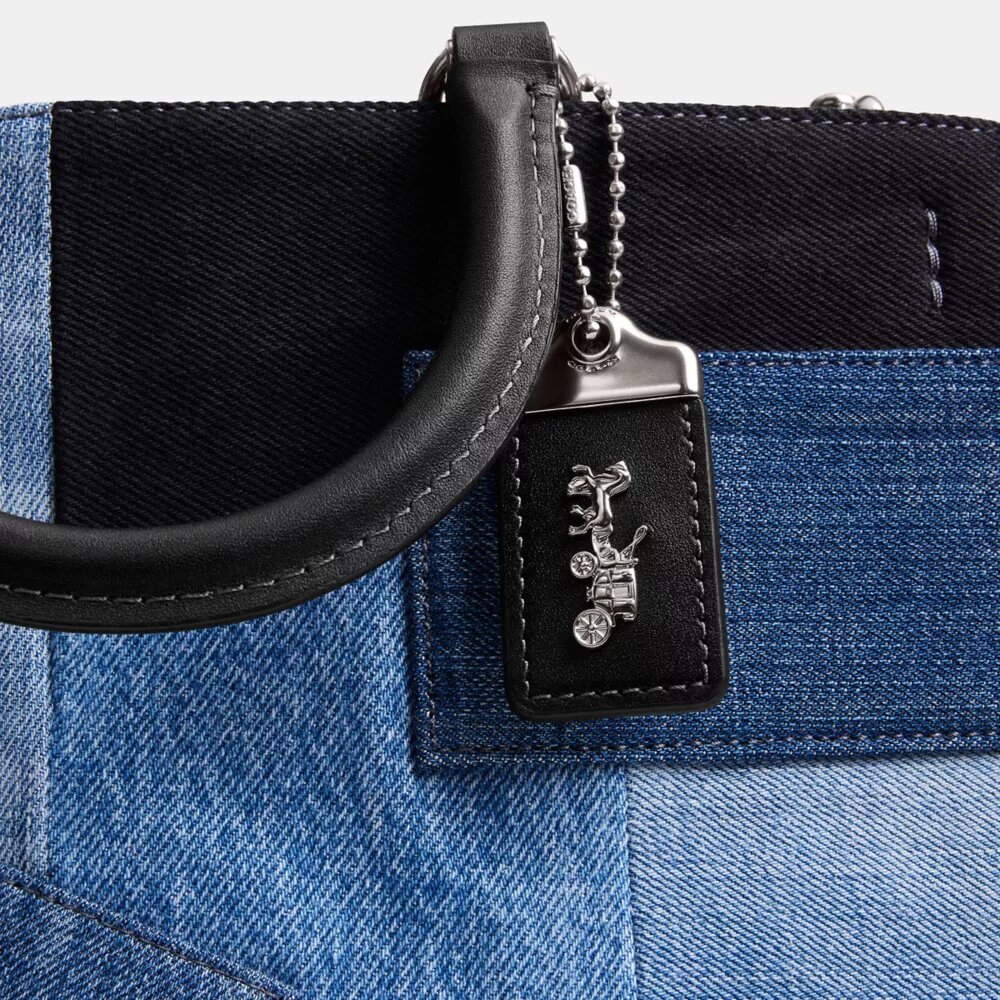 Rogue-tasker med patchwork af genbrugt denim