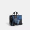 Rogue-tasker med patchwork af genbrugt denim