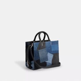Rogue-tasker med patchwork af genbrugt denim