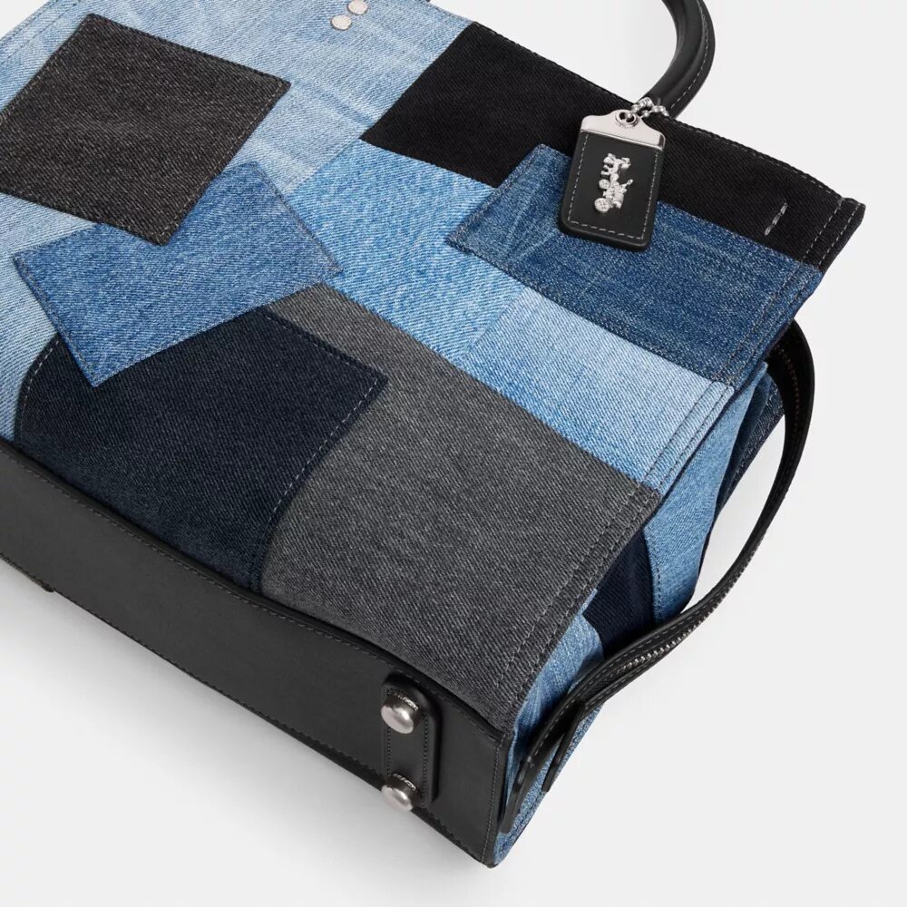 Rogue-tasker med patchwork af genbrugt denim
