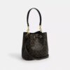 Rowan-bucketbag i Loved Signature Canvas med Vedhæng