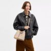 Rowan-bucketbag i Rainbow Signature Canvas