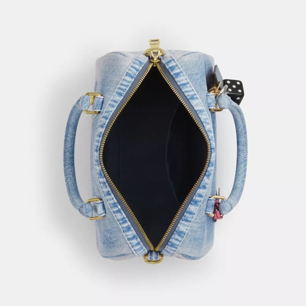 Rowan-satcheltaske i Loved Denim med vedhæng