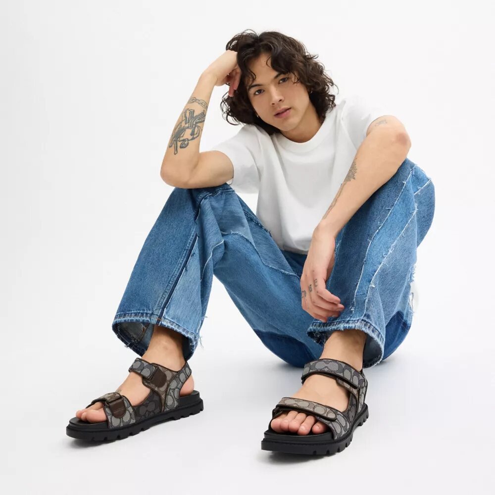Sandal med dobbelt rem i signatur-jacquard
