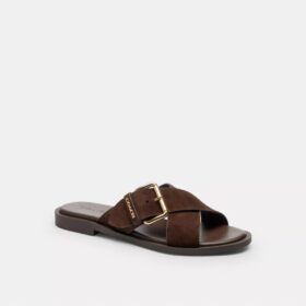 Sandaler med spænde, der krydses