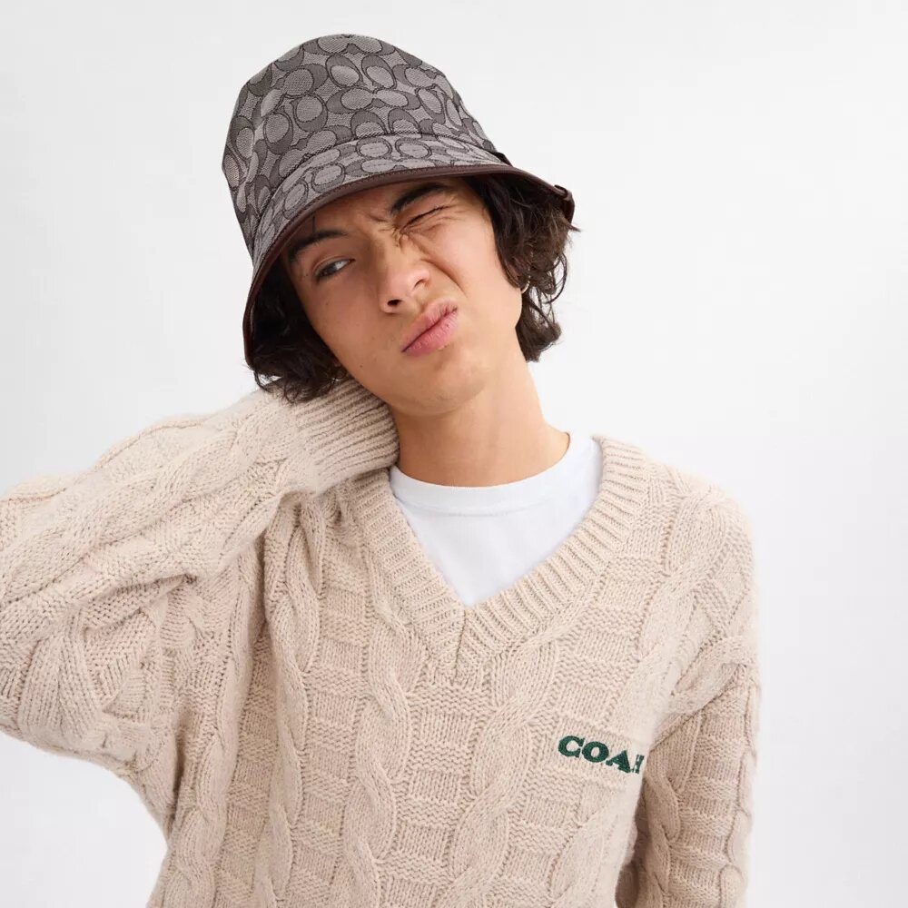 Signatur-jacquard-buckethat