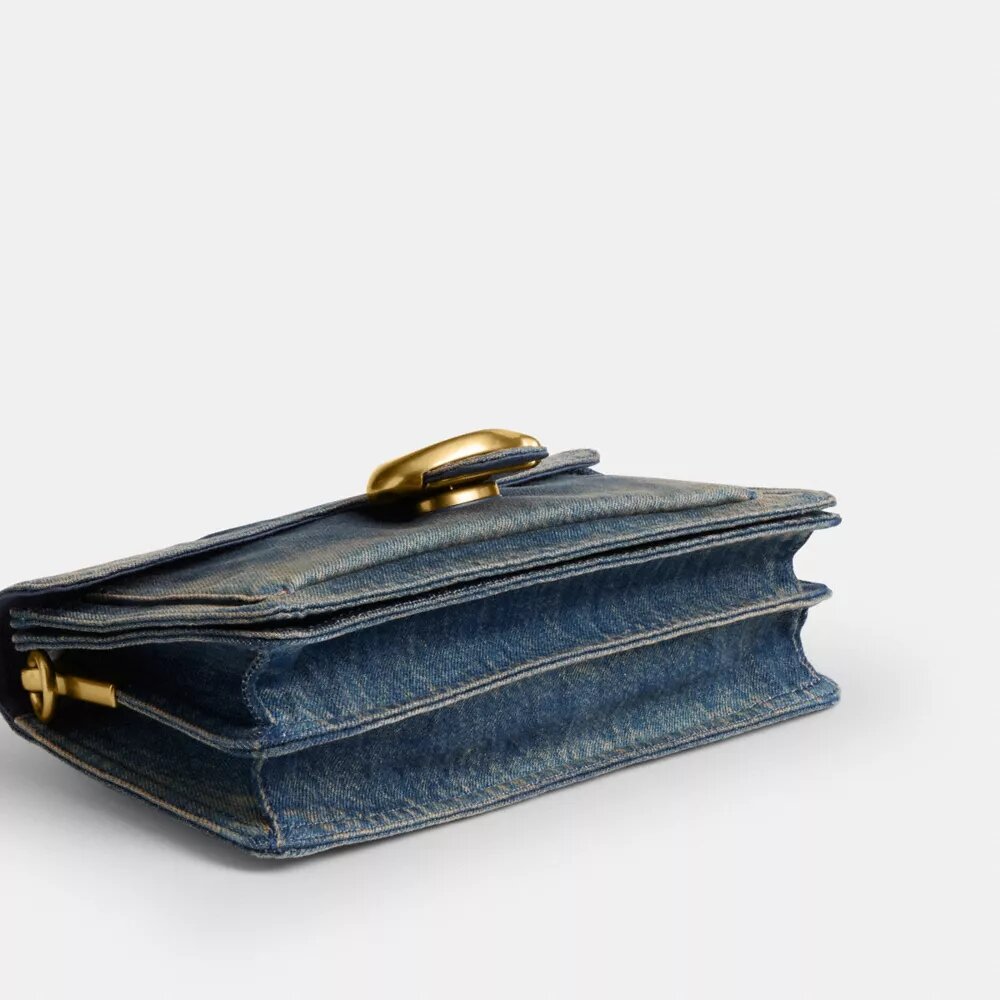Tabby skuldertaske i 26 i regenerativ bomuldsdenim