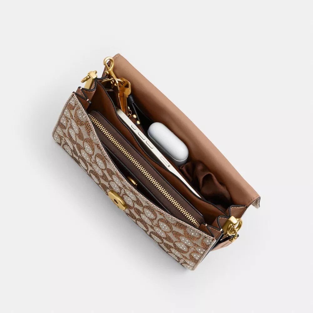 Tabby skuldertasker 26 i Crystal Signature Jacquard