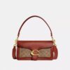 Tabby skuldertasker 26 i Signature Canvas