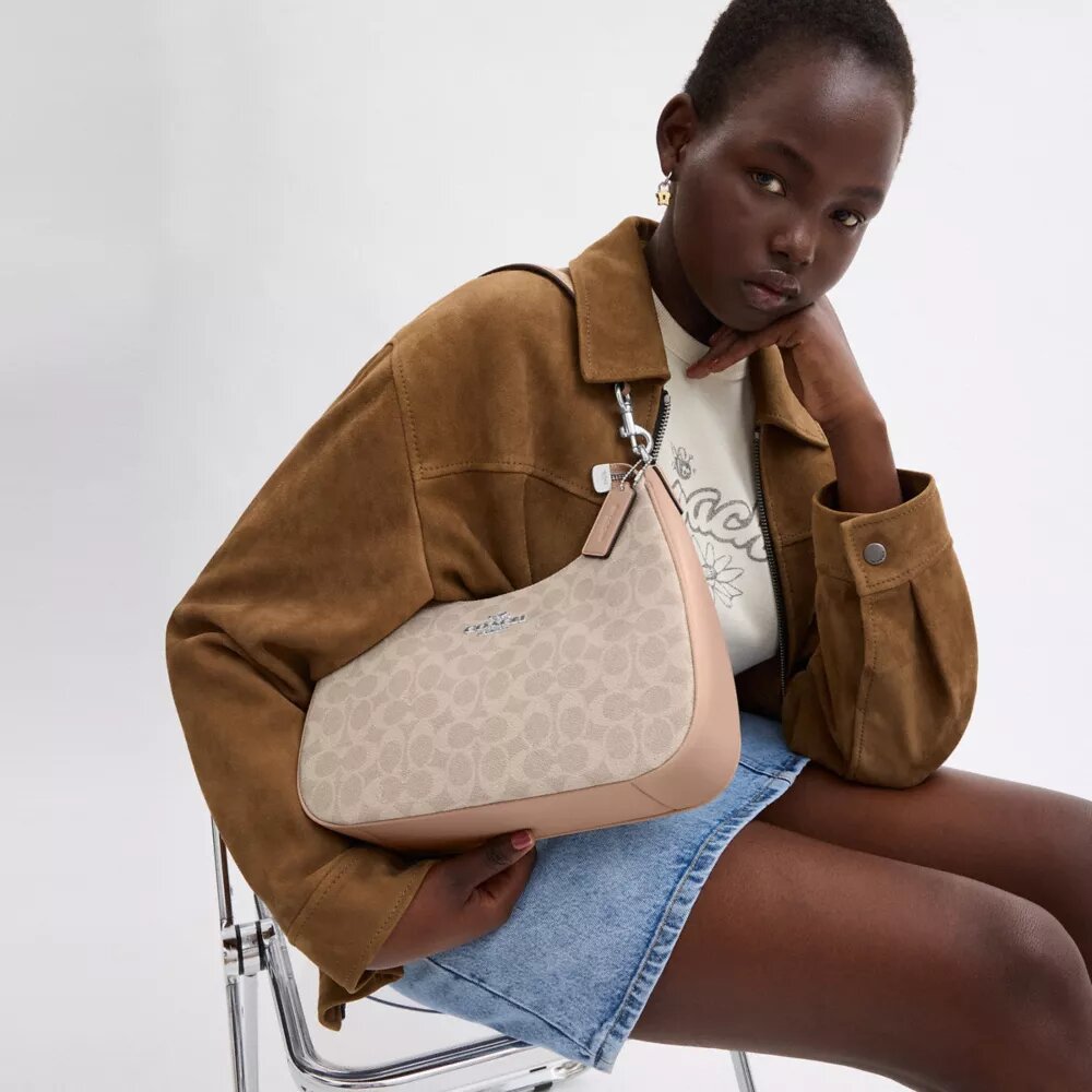 Teri Hobo-taske i Signature Canvas